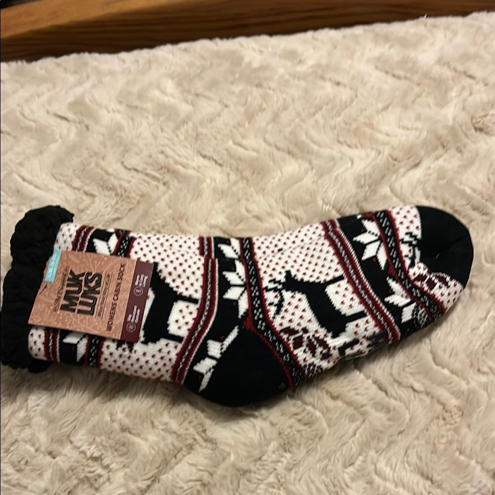 Muk Luks Black and White Casual Socks Nordic Design